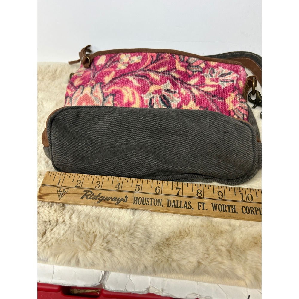 Myra Bag Floral Rug Tapestry Canvas Leather Crossbody Bag Pink Gray Boho S-1294 - Picture 10 of 11